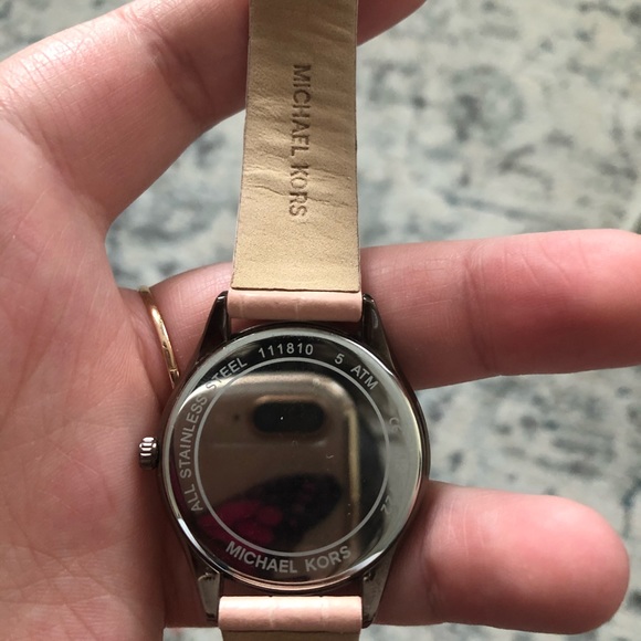 Micheal Kors Lauryn Analog Watch - Picture 10 of 11